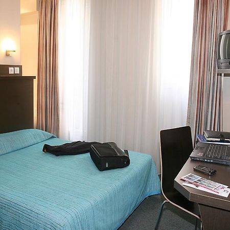 Hotel Amarys Simart París Habitación foto